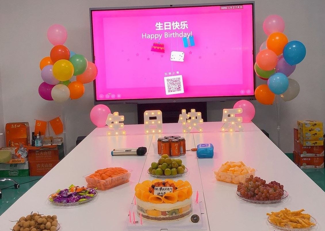 Chăm sóc nhân văn để kỷ niệm sinh nhật của nhân viên Pogo Pin