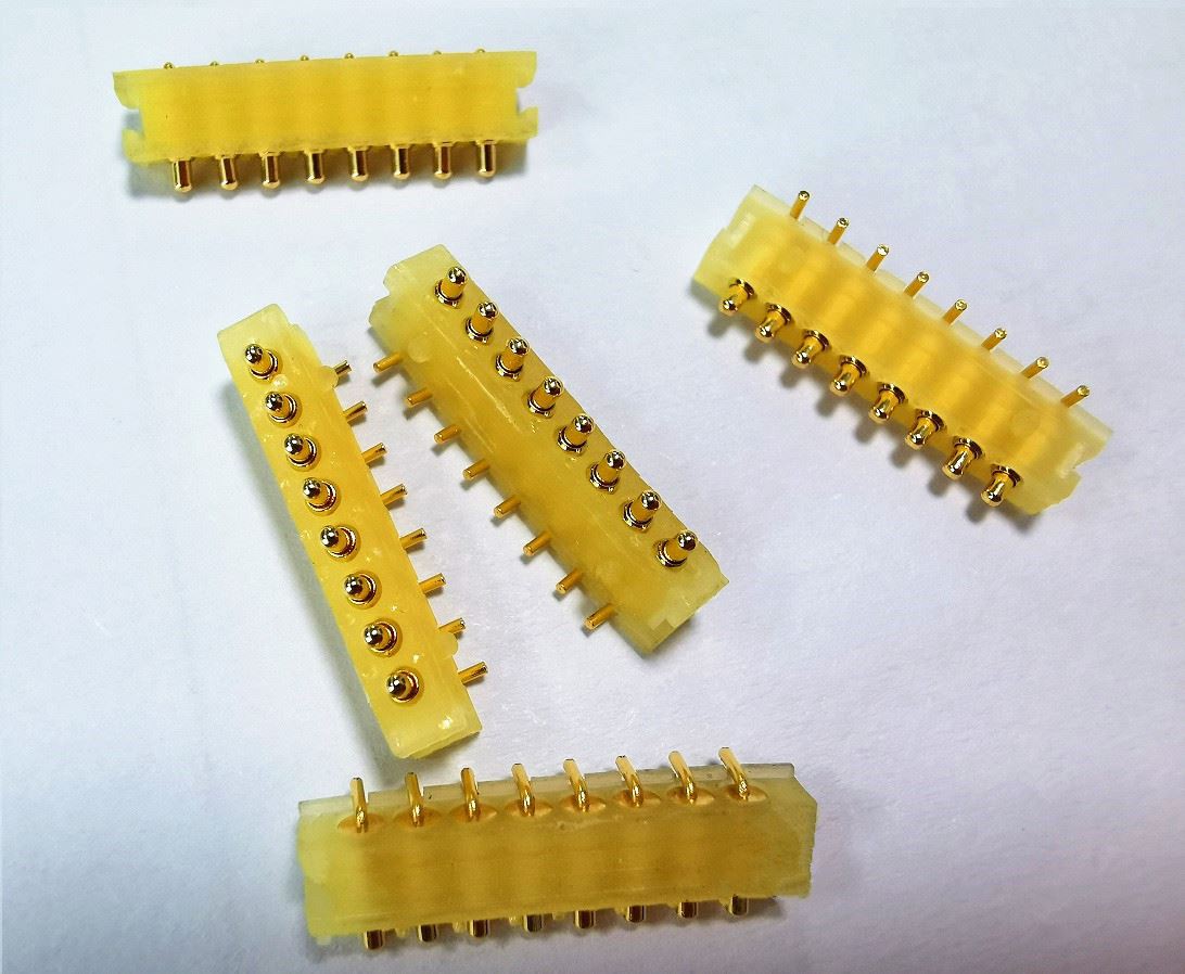 8 chân Pogo Đầu nối góc phải một đường thẳng